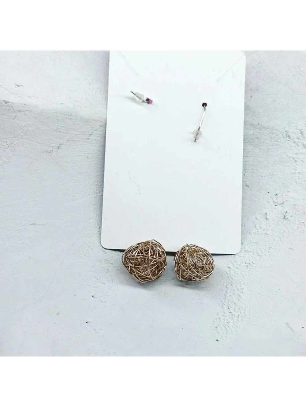 1060mc. Wire Goldtone Earrings